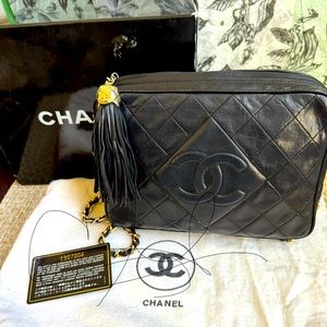 Authentic Vintage CHANEL Lambskin Leather Crossbody Black Quilted CC w/Tassel